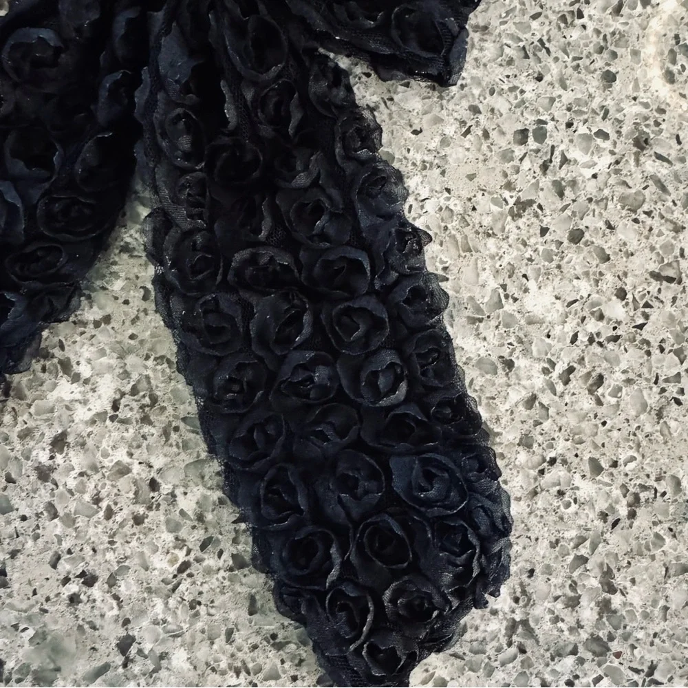 Elegant Silver and Black Hair Bows - EUC 🎀✨